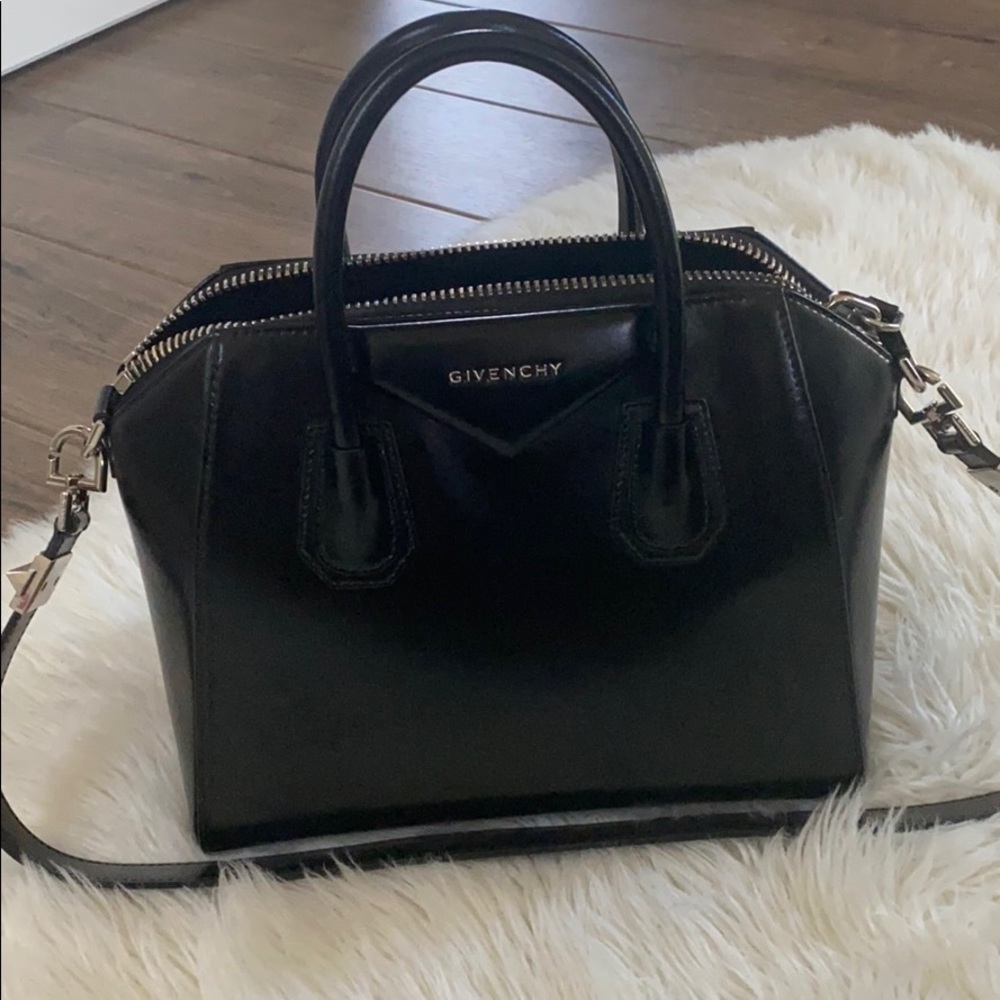 Givenchy Antigone small purse